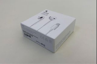 Brand New Genuine Apple EarPods lightning connector