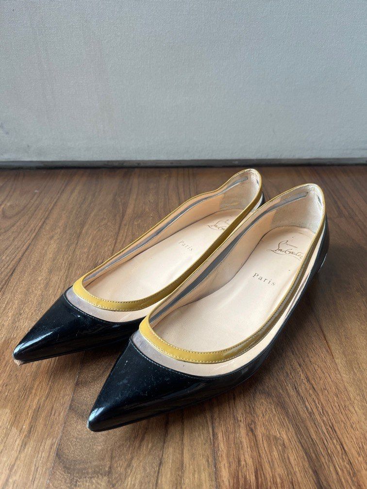 Christian louboutin 2025 gold flats