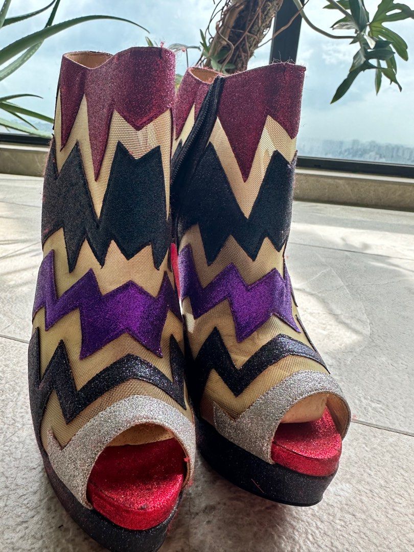 Christian deals louboutin purple