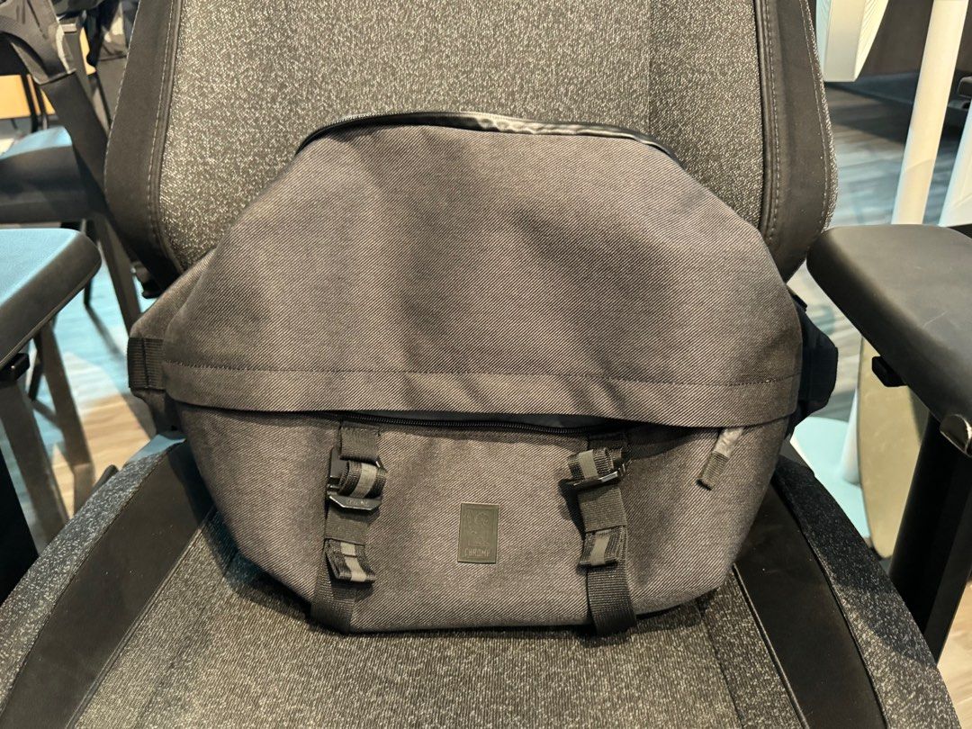 Chrome industries vale best sale sling bag