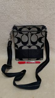 (Category: ) located in . Submitted by DreamHighPreloved (Listing ID 1287295239, Image 1). Description: .