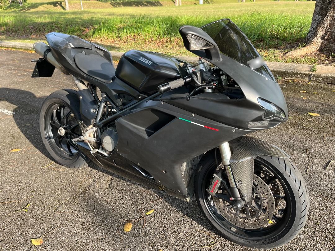 Ducati hot sale 848 dark