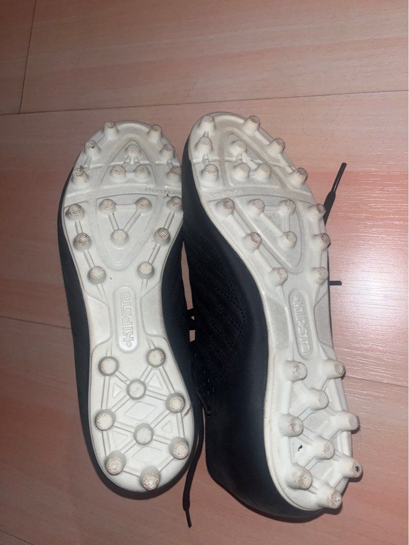 Football boots size 5.5 Sports Equipment Sports Games Racket