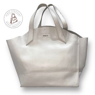 (Kategori: ) berada di . Dikirim oleh echie.thrifting (ID iklan 1287157817, Gambar 1). Deskripsi: .