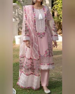 (Category: ) located in . Submitted by nisha.wears (Listing ID 1287166536, Image 1). Description: .