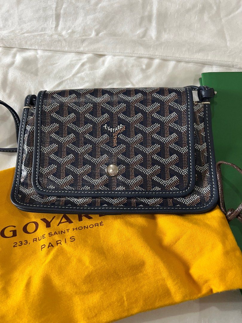 Goyard Plumet (Category: Luxury Bags & Wallets) located in Quezon City. Submitted by ccbargains (Listing ID 1287304717, Image 1). Description: Good as New 100% authentic Comes with dustbag & paperbag No receipt Loc: qc timog Rfs: decluttering.