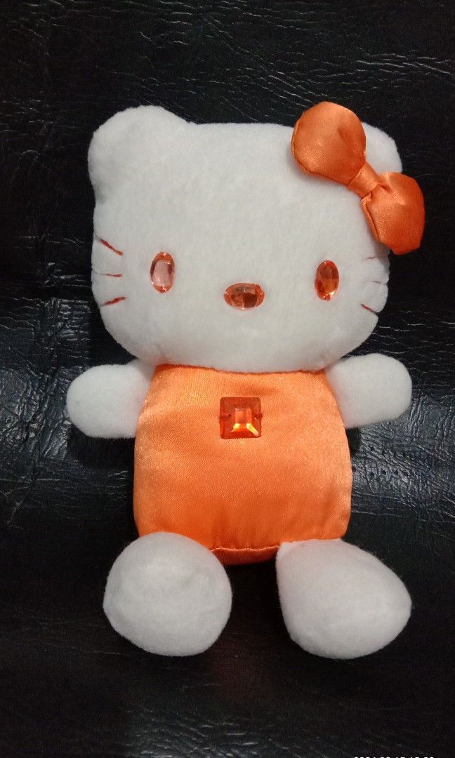 Hello Kitty Orange Gem eyes Stufftoy (Category: Plushies & Soft Toys) located in Cabuyao City. Submitted by reyesjim60 (Listing ID 1287239419, Image 1). Description: Hello Kitty Orange Gem eyes Stufftoy.