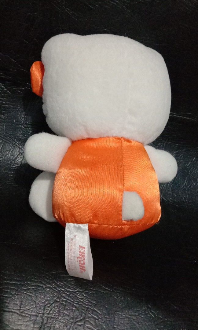 Hello Kitty Orange Gem eyes Stufftoy (Category: Plushies & Soft Toys) located in Cabuyao City. Submitted by reyesjim60 (Listing ID 1287239419, Image 3). Description: Hello Kitty Orange Gem eyes Stufftoy.