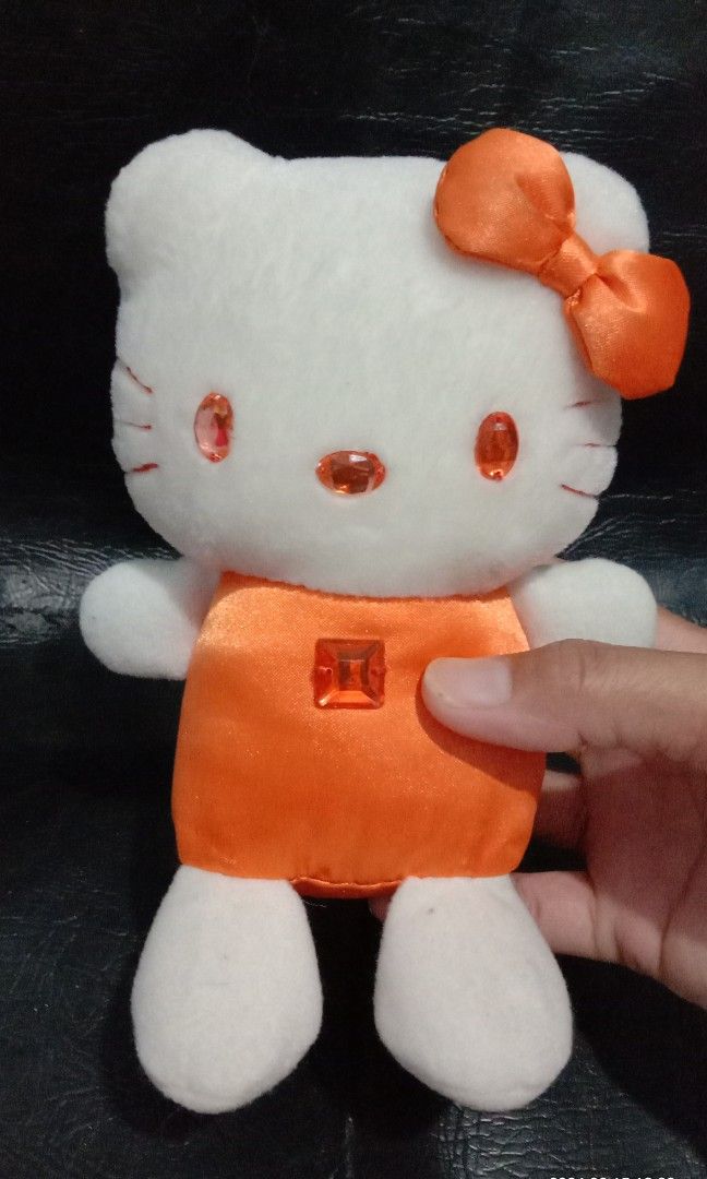 Hello Kitty Orange Gem eyes Stufftoy (Category: Plushies & Soft Toys) located in Cabuyao City. Submitted by reyesjim60 (Listing ID 1287239419, Image 2). Description: Hello Kitty Orange Gem eyes Stufftoy.