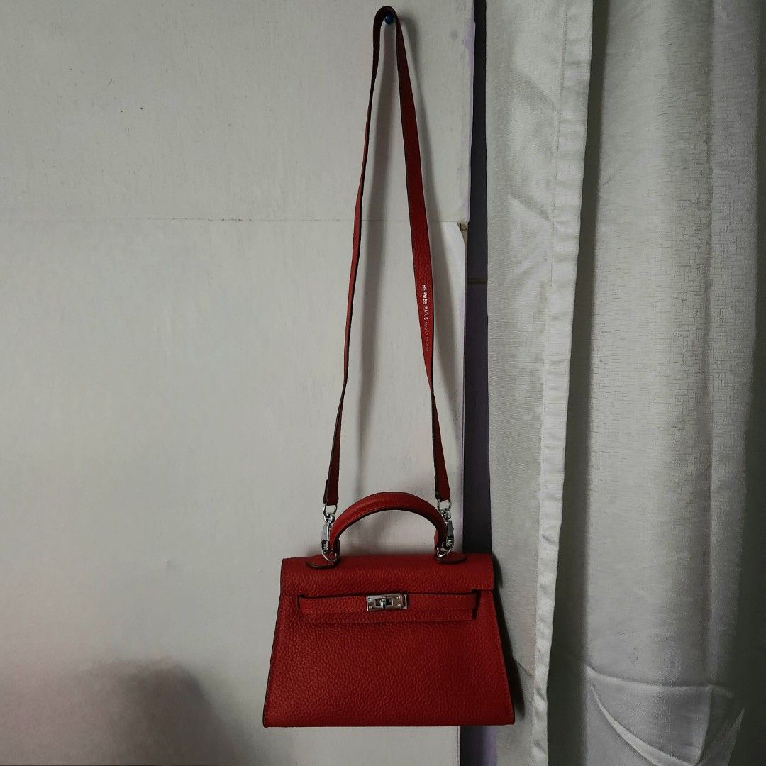 Mini Kelly (Category: Luxury Bags & Wallets) located in Taguig. Submitted by prelovedbypmn (Listing ID 1287199477, Image 2). Description: Japan ukay sourced Rank A With dust bag, care card and authenticity card 21 cm length 8 cm width sleek and cute perfect pang aurahan pwede paship asap :).