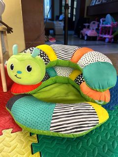 Infantino tummy time / seated support