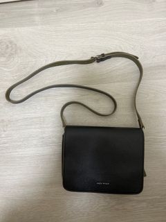 （分類：）位於 。 由 helloitsmeeeeeeeeeeeee 提交（商品編號 1287262835，圖片 1）。簡介： 。