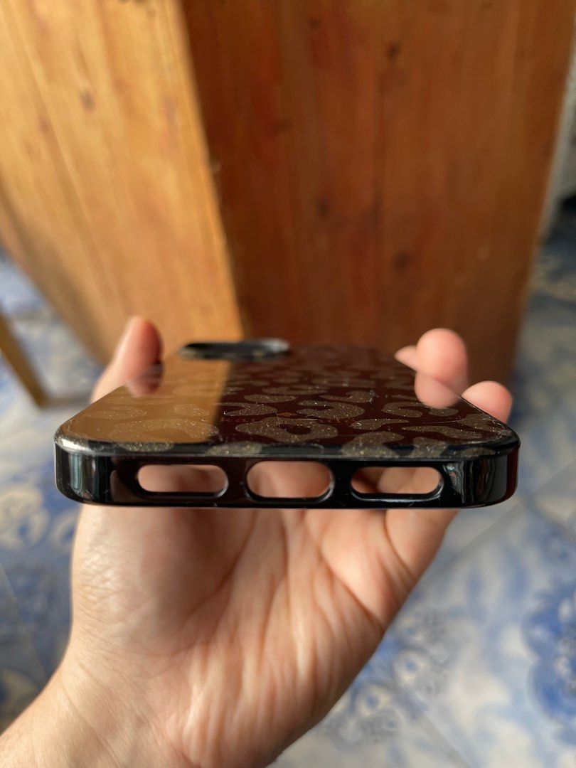 Kate Spade Iphone 12pm case (Category: Cases & Sleeves) located in Pasay City. Submitted by saraaa03 (Listing ID 1287328860, Image 3). Description: With box. .