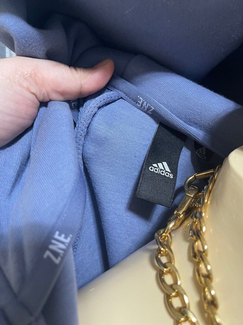 Legit original Adidas Hoodie Jacket (Category: Coats, Jackets and Outerwear) located in Antipolo. Submitted by quekerots (Listing ID 1287325756, Image 2). Description: Have minor oil stains. Pero washable pa sya super kapal ng tela bought in Japan .