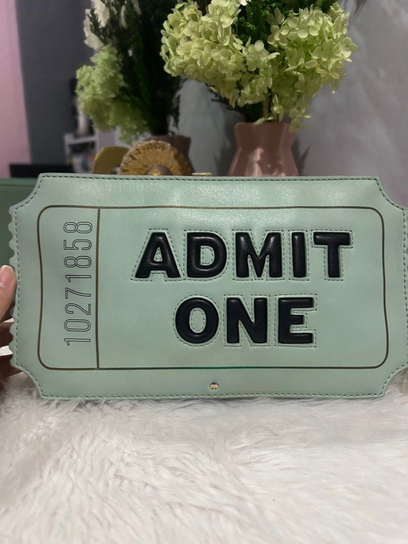 Kate spade admit one clutch 2025