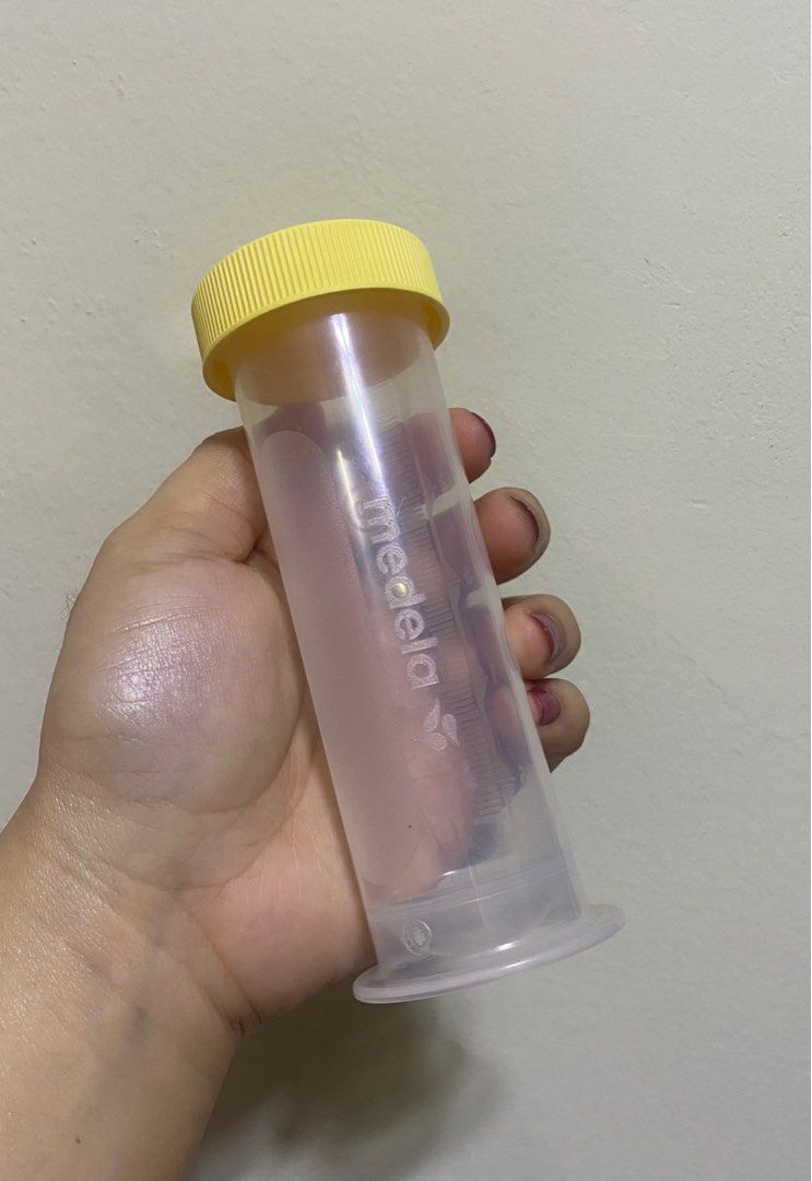 Medela colostrum bottles top