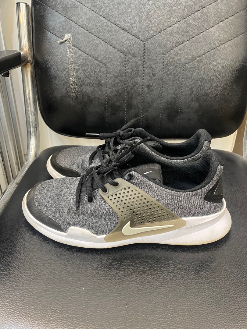 Nike arows clearance