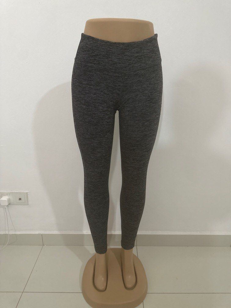 Old Navy Active Legging, Women's Fashion, Activewear on Carousell