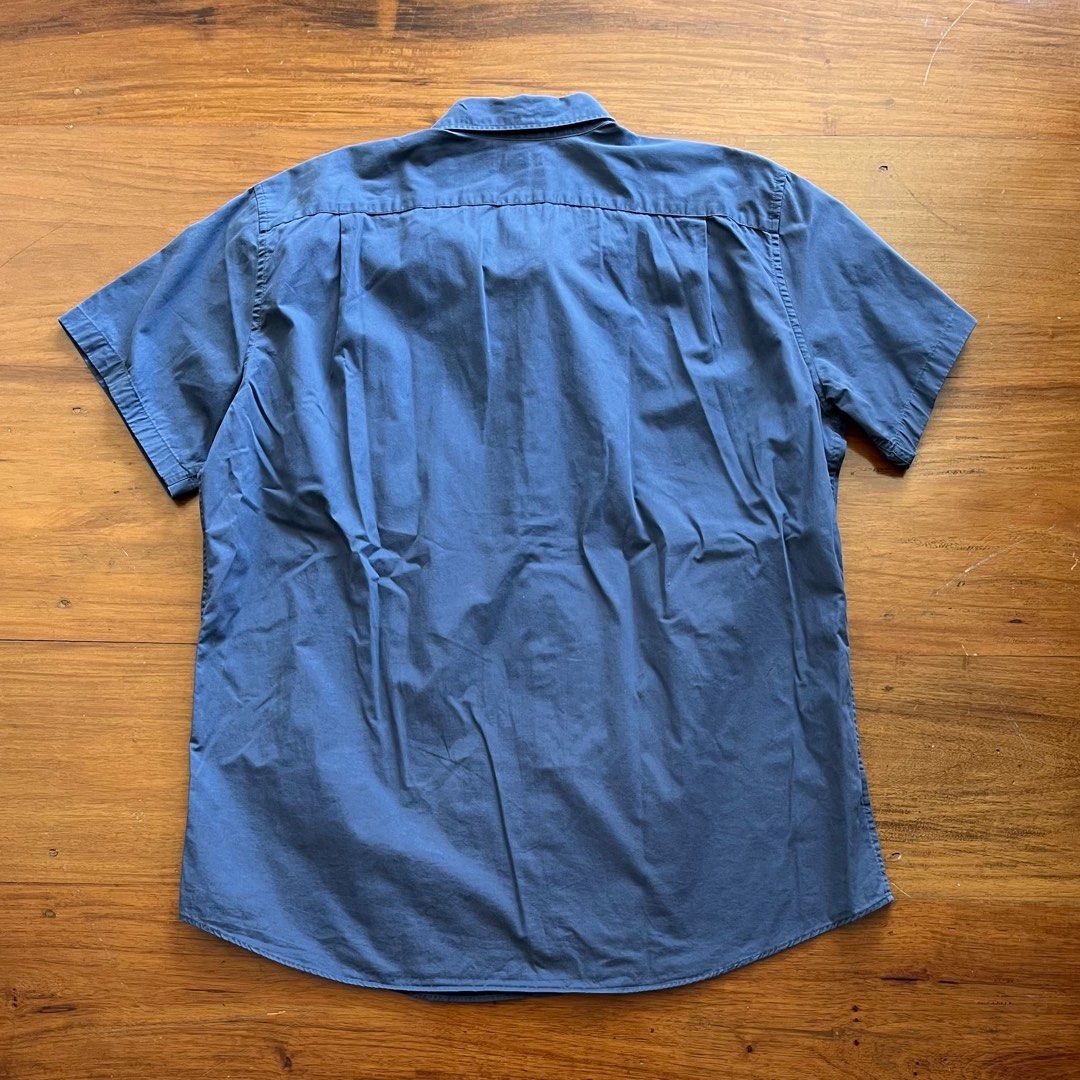 Plus Sized Eddie Bauer Classic Buttondown Shirt (Category: Tshirts & Polo Shirts ) located in Muntinlupa City. Submitted by _sbstnm (Listing ID 1287211268, Image 3). Description: Eddie Bauer classic outdoor buttondown shirt in dark blue gray. Plus sized for taller gents. Tag size: XXL Actual measurements (inches, laid flat) Width: 27 Length: 36 MOP: Gcash or BPI transfer only Shipping: Lalamove, GrabExpress, J&T Express parcel (fees to be shoulde