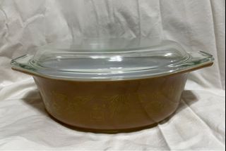 Pyrex early American Brown 1-1/2 Qt