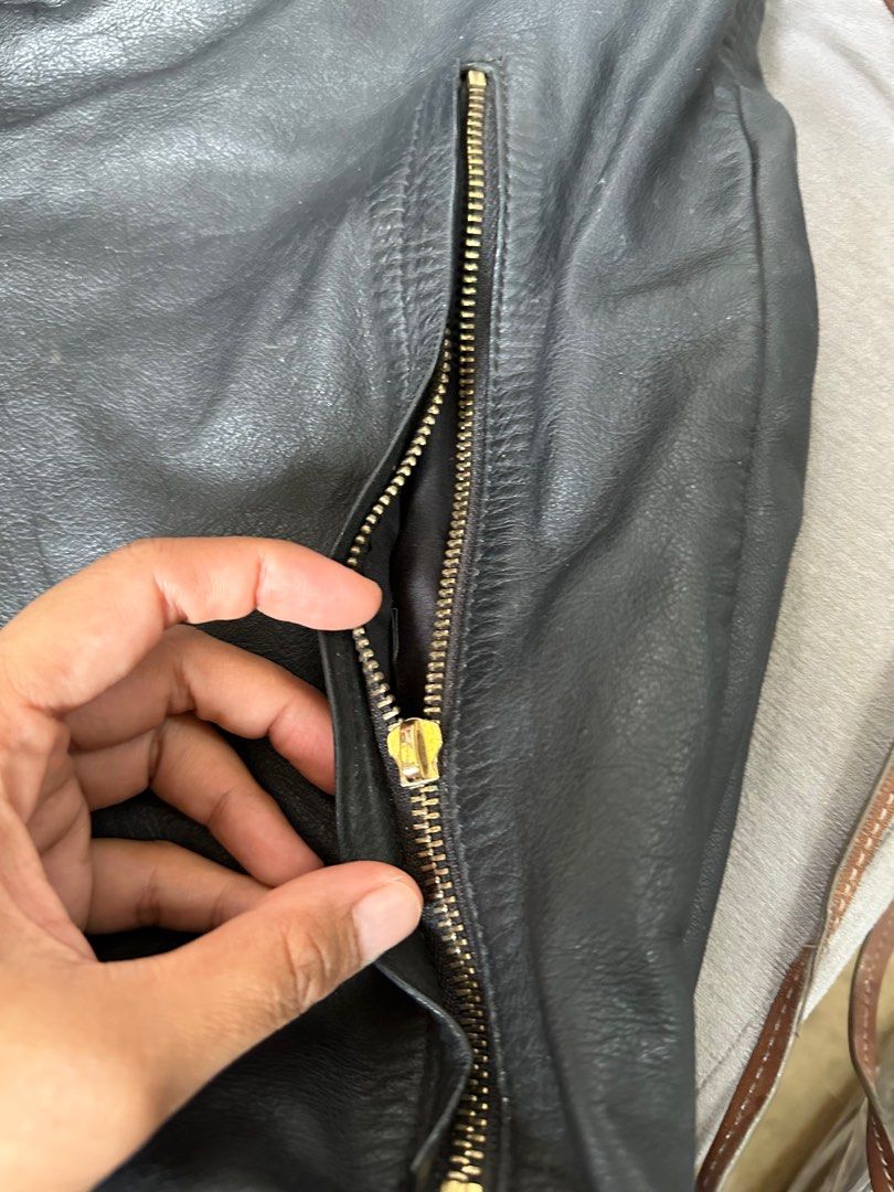 Rabeanco 3in 1 Hobo/Shouder/backpack bag (Category: Luxury Bags & Wallets) located in Manila. Submitted by mochii13 (Listing ID 1287175811, Image 2). Description: Well loved, one of my favorites bought at 250usd. Some flaws include missing zip handle (it got detached and don’t know where I put it) and signs of usage.