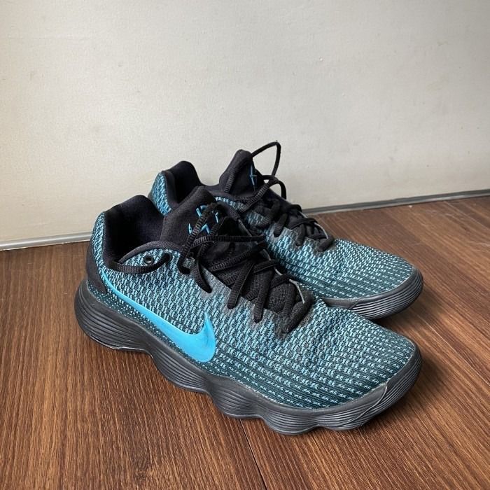 Sepatu basket Nike hyperdunk 2017 low size 42.5 second Fesyen Pria Sepatu Sneakers di Carousell