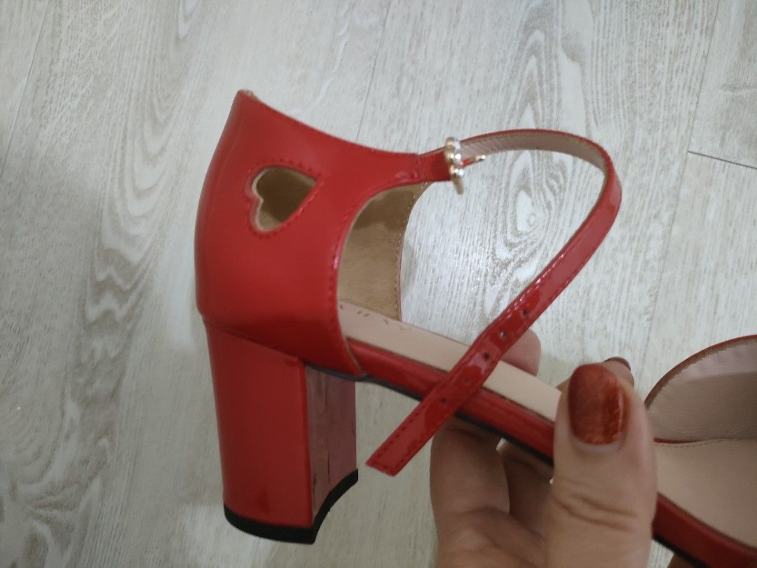 Red 2 sales inch heel shoes