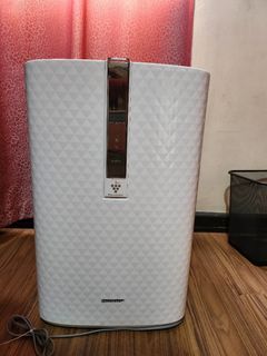 Sharp Plasmacluster air purifier