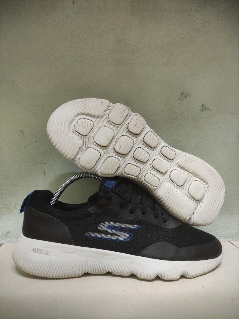 Sketchers go run focus 2025