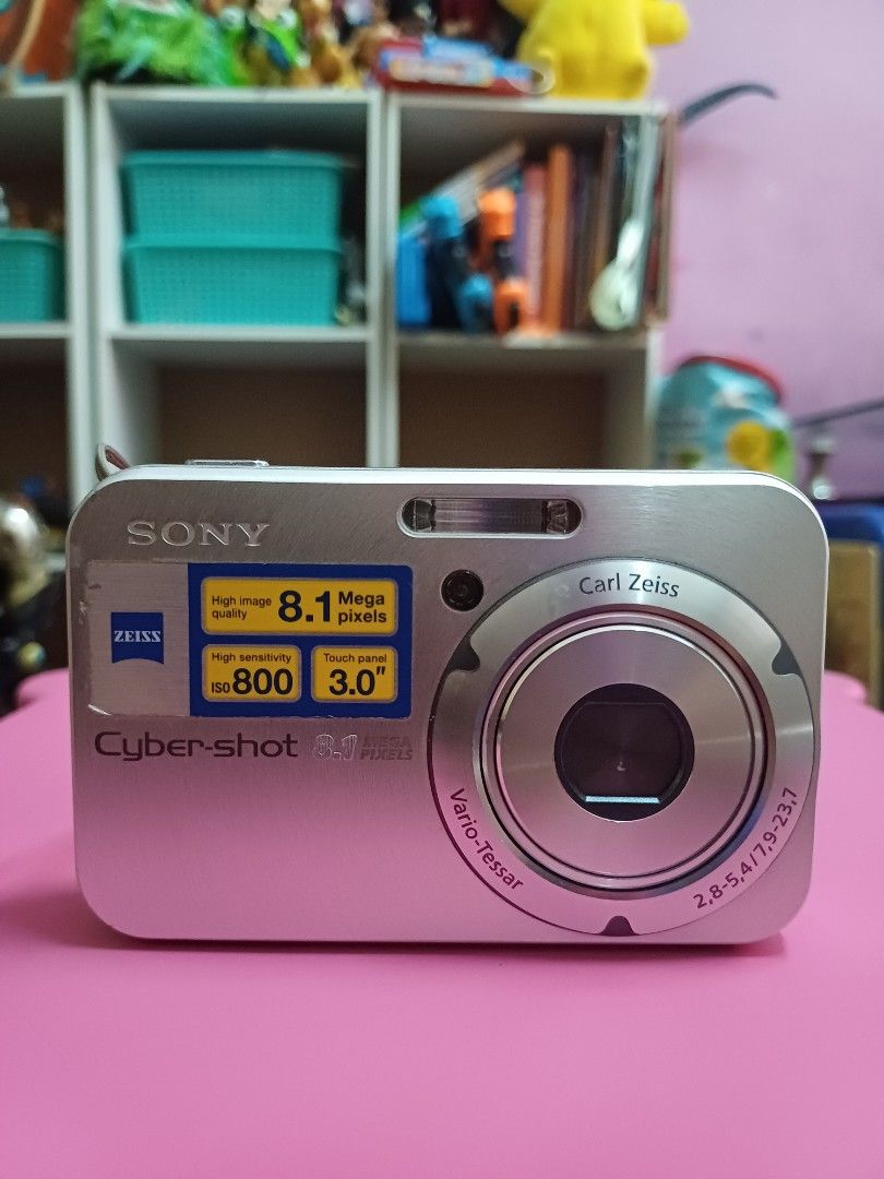 Sony cybershot DSCN1, Photography, Cameras on Carousell