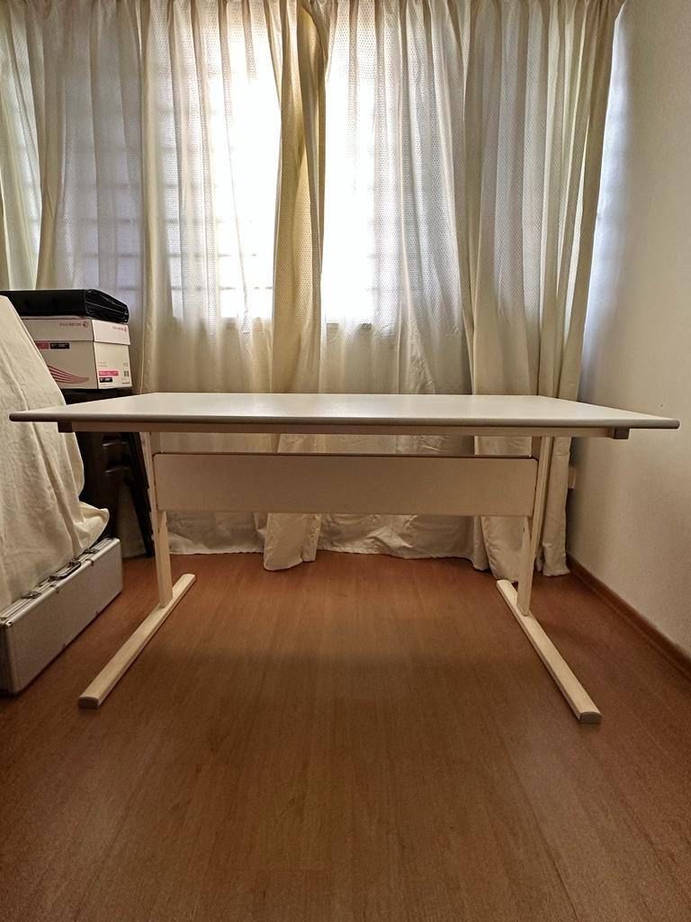 Study Table (Category: Tables & Sets) located in Singapore. Submitted by sesomy (Listing ID 1287159136, Image 1). Description: Sturdy and well cared table. Already dismantled ready for collection. Collection at Postal 120356.