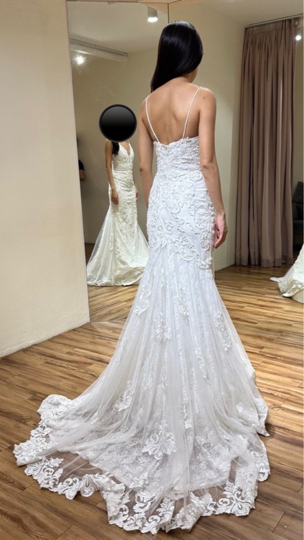 The gown top warehouse dayre