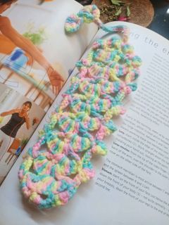 ✨🔖handmade crochet bookmark (Rainbow color)