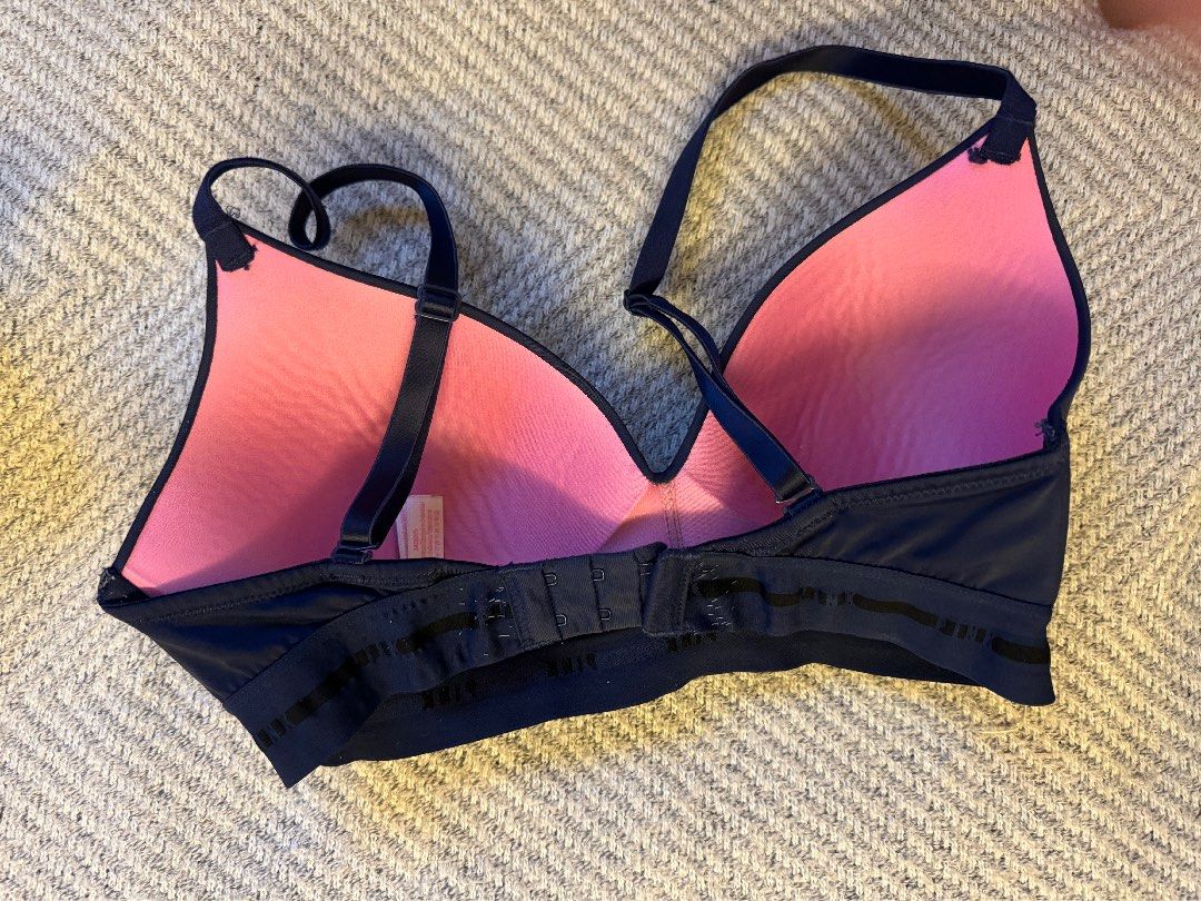 Victoria's Secret PushUp Bra 38DD, 女裝, 內衣和休閒服- Carousell