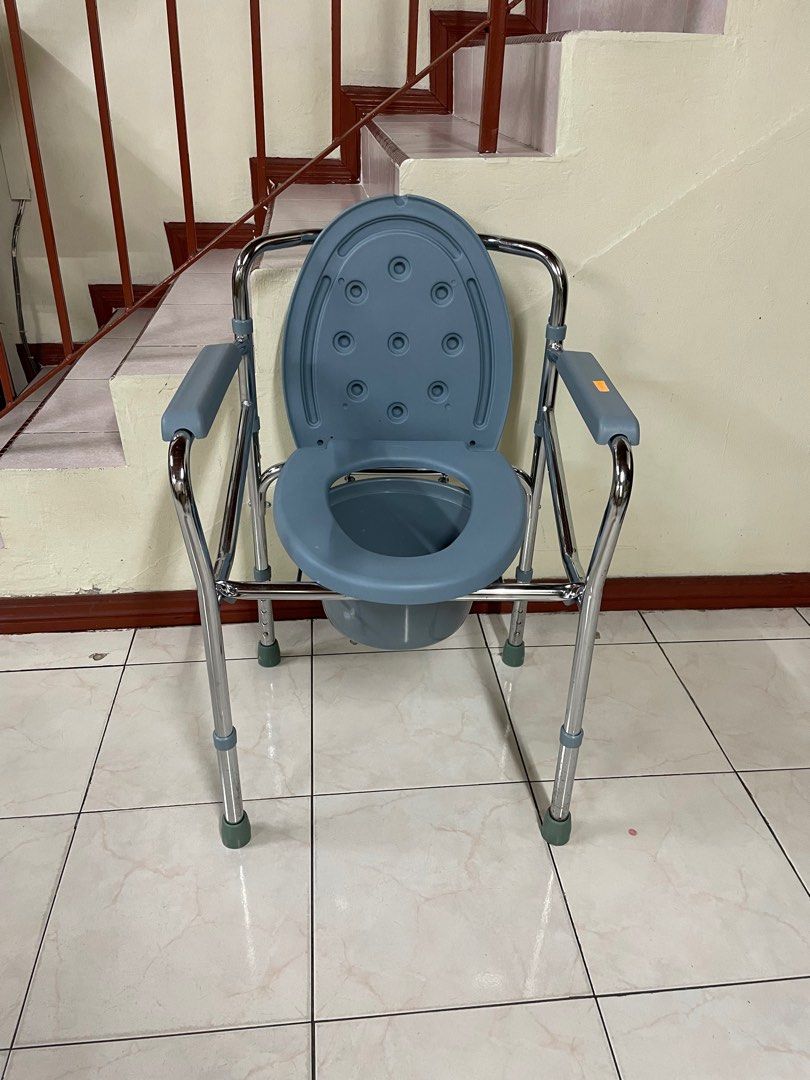 Second hand commode chair best sale