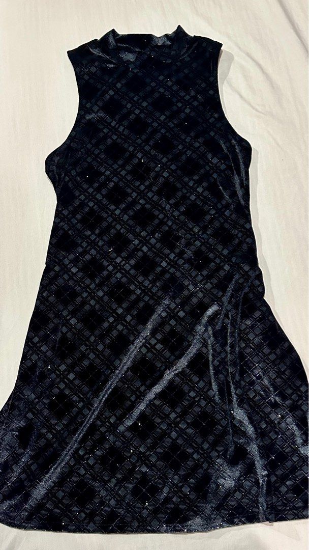 Aeropostale Black Velvet Glitter Dress, Women's Fashion, Dresses & Sets,  Dresses on Carousell