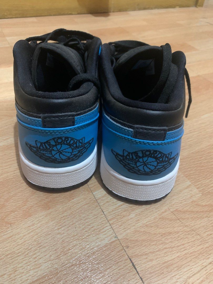 Air Jordan 1 low Laser Blue (Category: Sneakers) located in Bulacan. Submitted by pauity (Listing ID 1287598914, Image 3). Description: For Sale! No box. Bought from US Brand New Air Jordan 1 Low Laser Blue Size: 9.5 US STYLE: 553558-410 Price 5,500.