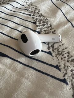 AirPods (3rd gen) right