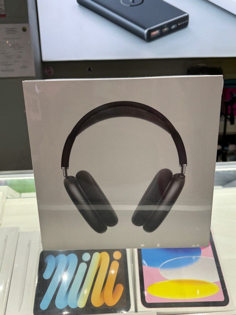Airpods Max Apple (Category: Headphones & Headsets) located in Manila. Submitted by prabhio (Listing ID 1287575426, Image 2). Description: .