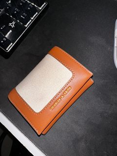 AUTHENTIC CHARLES & KEITH WALLET