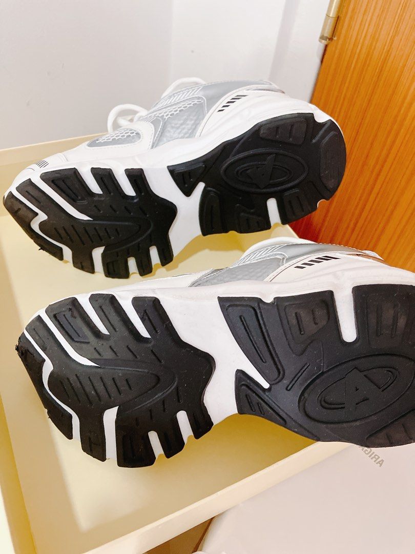 Axel Arigato Marathon Runner women white Women s Fashion Footwear Sneakers on Carousell