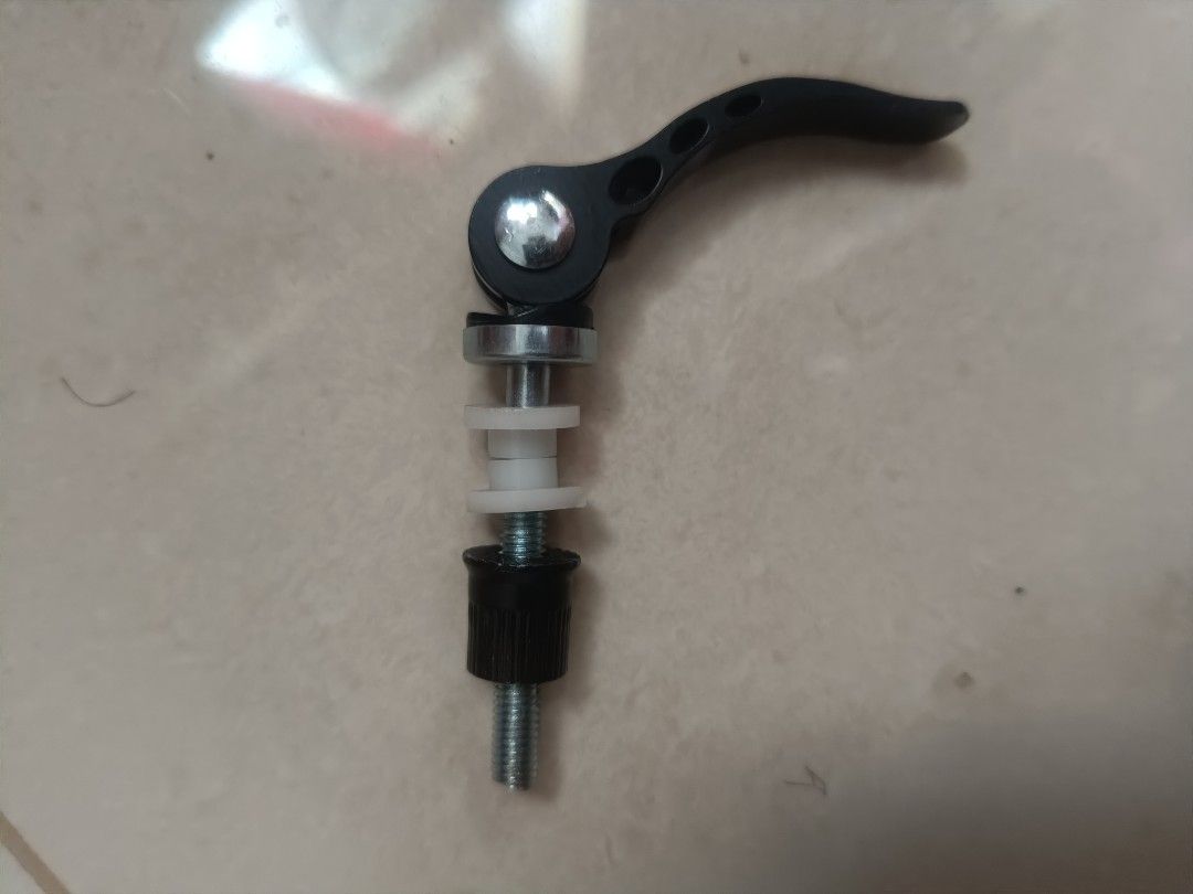 Aluminium quick release bolt