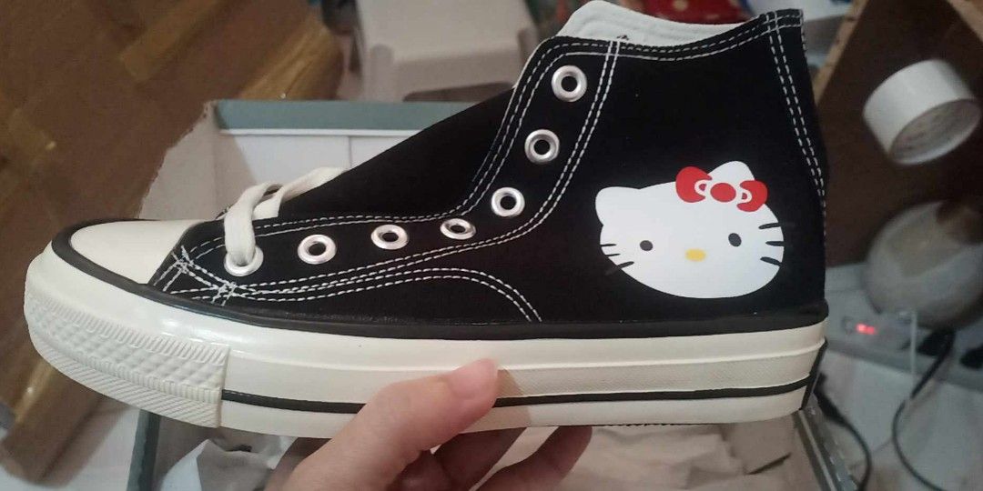 Hello kitty converse shop black