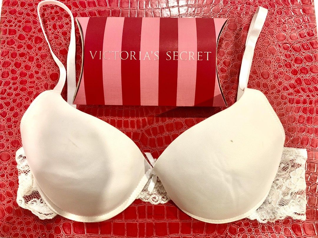 Vs front closure bra 38d, Women's Fashion, New Undergarments & Loungewear  on Carousell