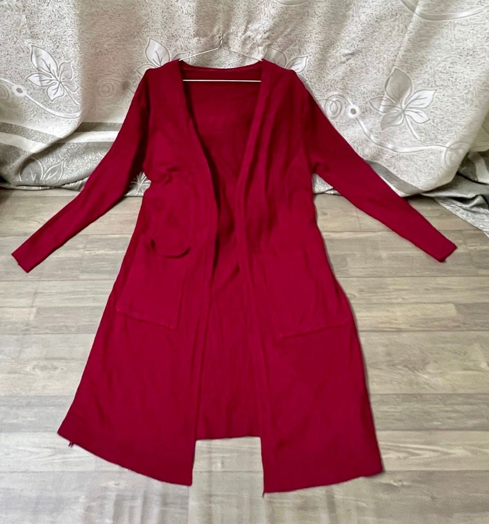 Red tag sweaters top