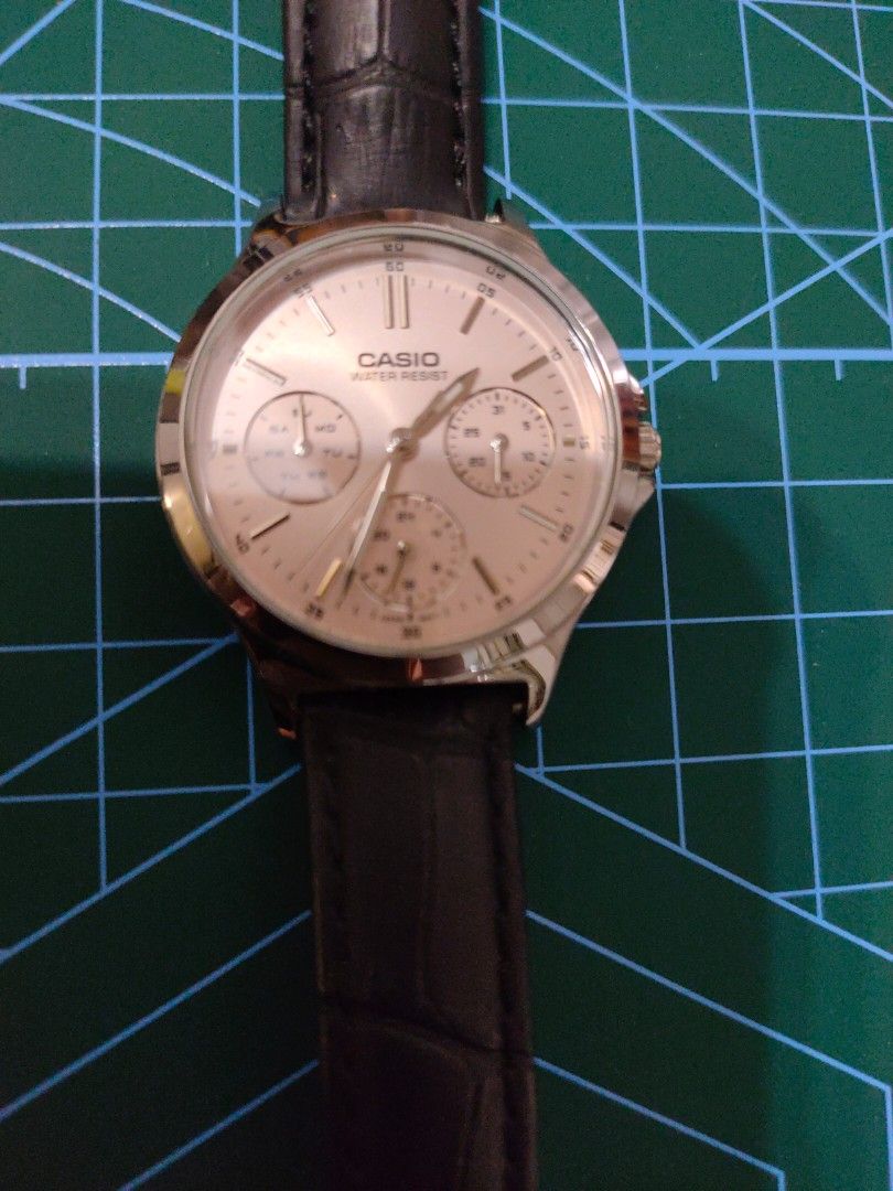 Casio watch (Category: Watches) located in Klang. Submitted by aer4566 (Listing ID 1287375111, Image 2). Description: watch rarely used already changed new battery price slightly nego cod or postage.