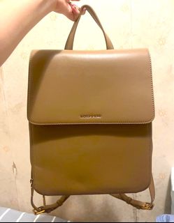 （分類：）位於 。 由 secondhand.things 提交（商品編號 1287619153，圖片 1）。簡介： 。