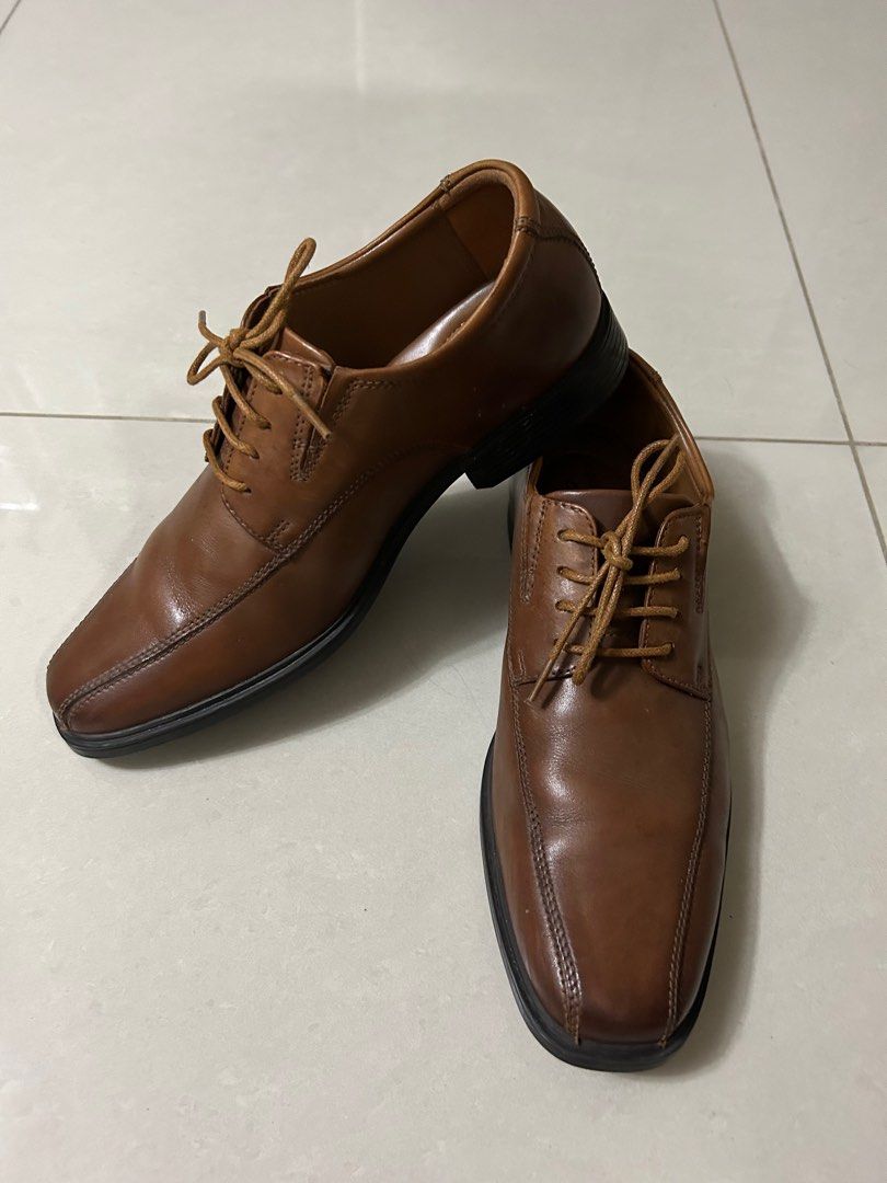 Clarks Tilden Walk Wide Brown Oxfords