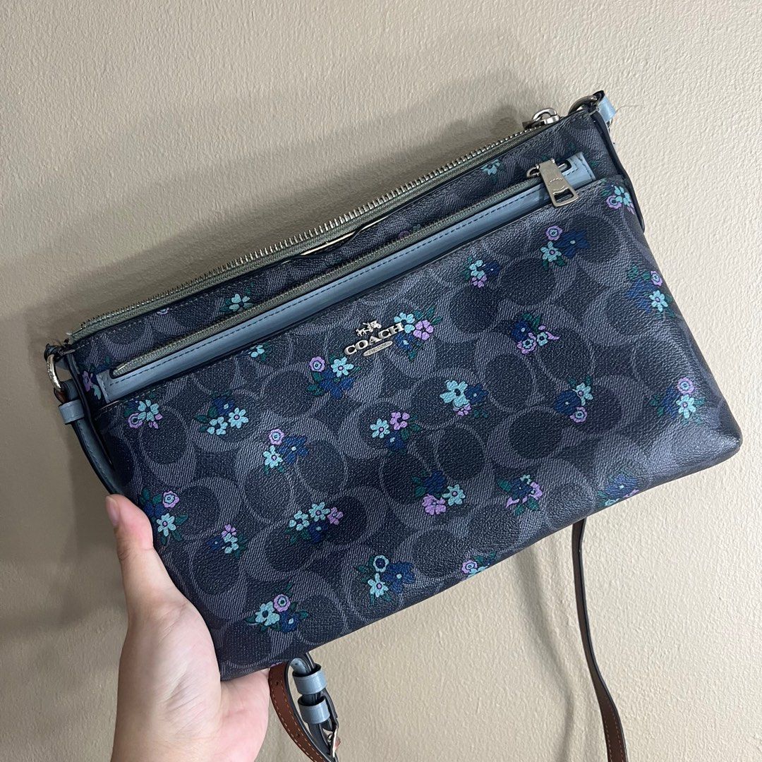 Coach floral bag (Category: Cross-body Bags) located in Paranaque City. Submitted by chinitamaria (Listing ID 1287538667, Image 1). Description: Coach Floral Bag got it sa USA 100% auth - flaws: madumi need laban and may tuklap na sa bandang harap also need tahiin sides. - well used po ito manage your expectation Pero super ganda pa ng leather nya if maparestore nyo to perfect na perfect pa sya Loc: paranaque city Mop: gcash Mod: lalamove or lbc.