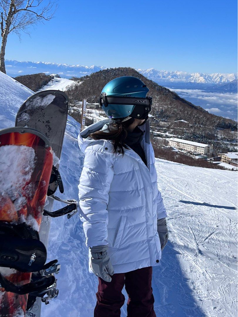 White skiing jacket sale